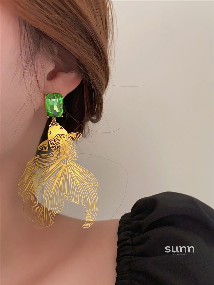 Kourtlyn Exaggerated Koi Earrings [1EYOSRBF]