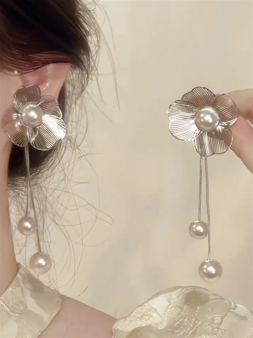Kristal Floral Pearl Dangle Earrings