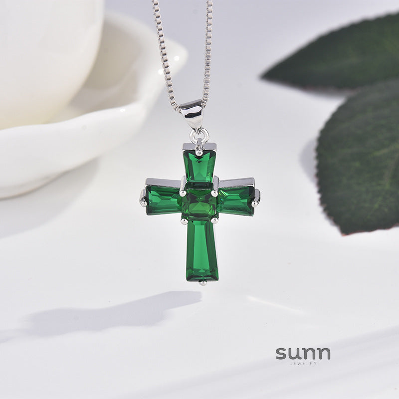 Kristi Emerald Cross Necklace [ERR7R5KO]
