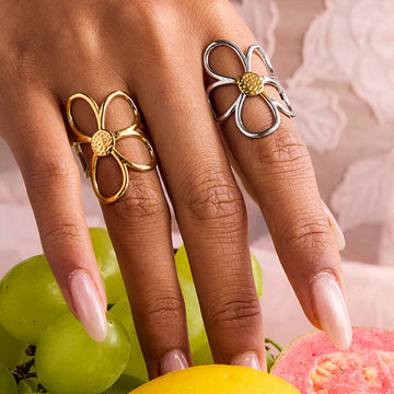 Kristi Floral Pearl Ring Set [0DVTW76Z]