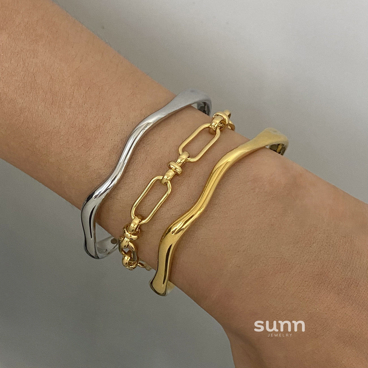 Kristi Sleek Cuff Bracelet [IU4SZTTH]