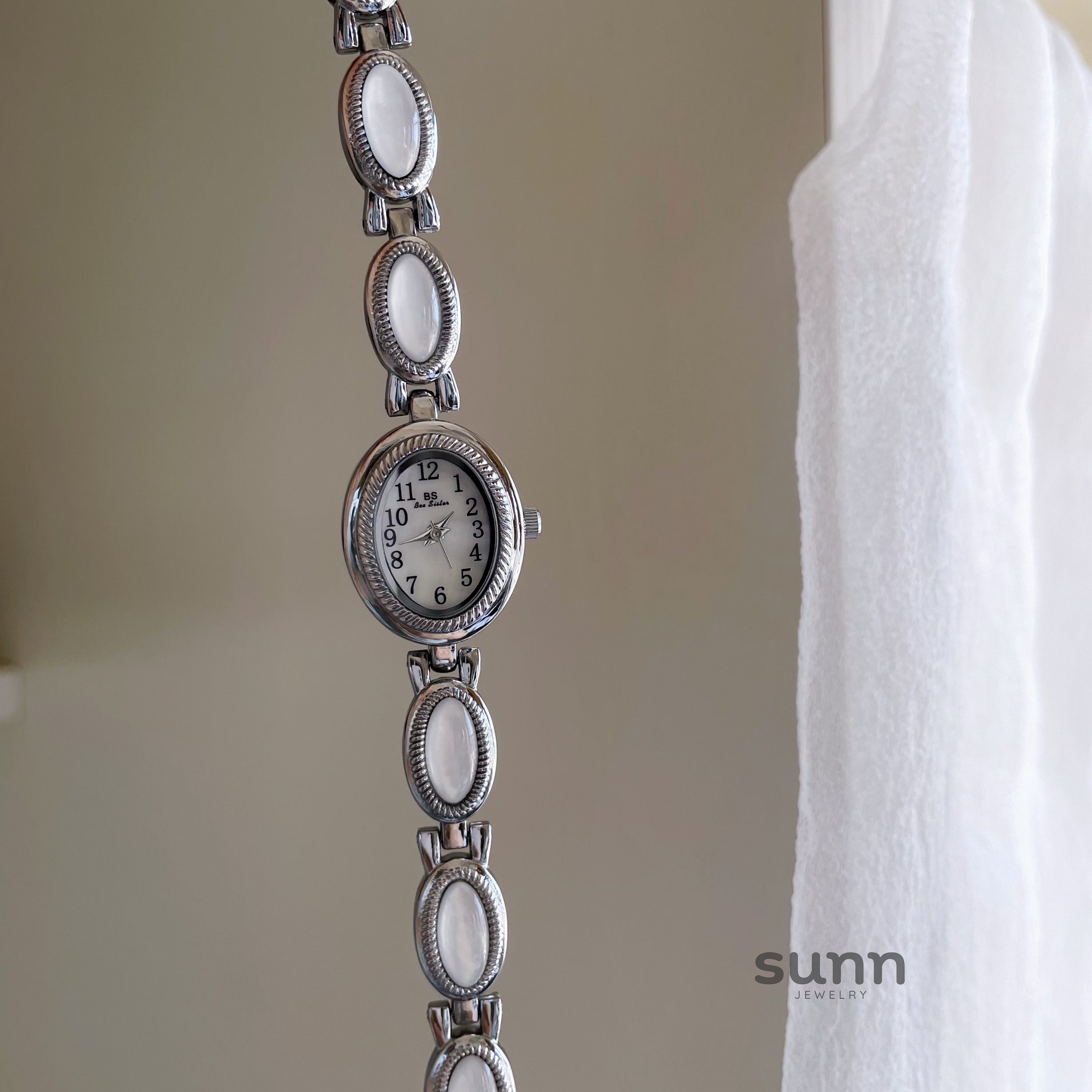 Kristianna Oval Pearl Watch [ZICAPADW]