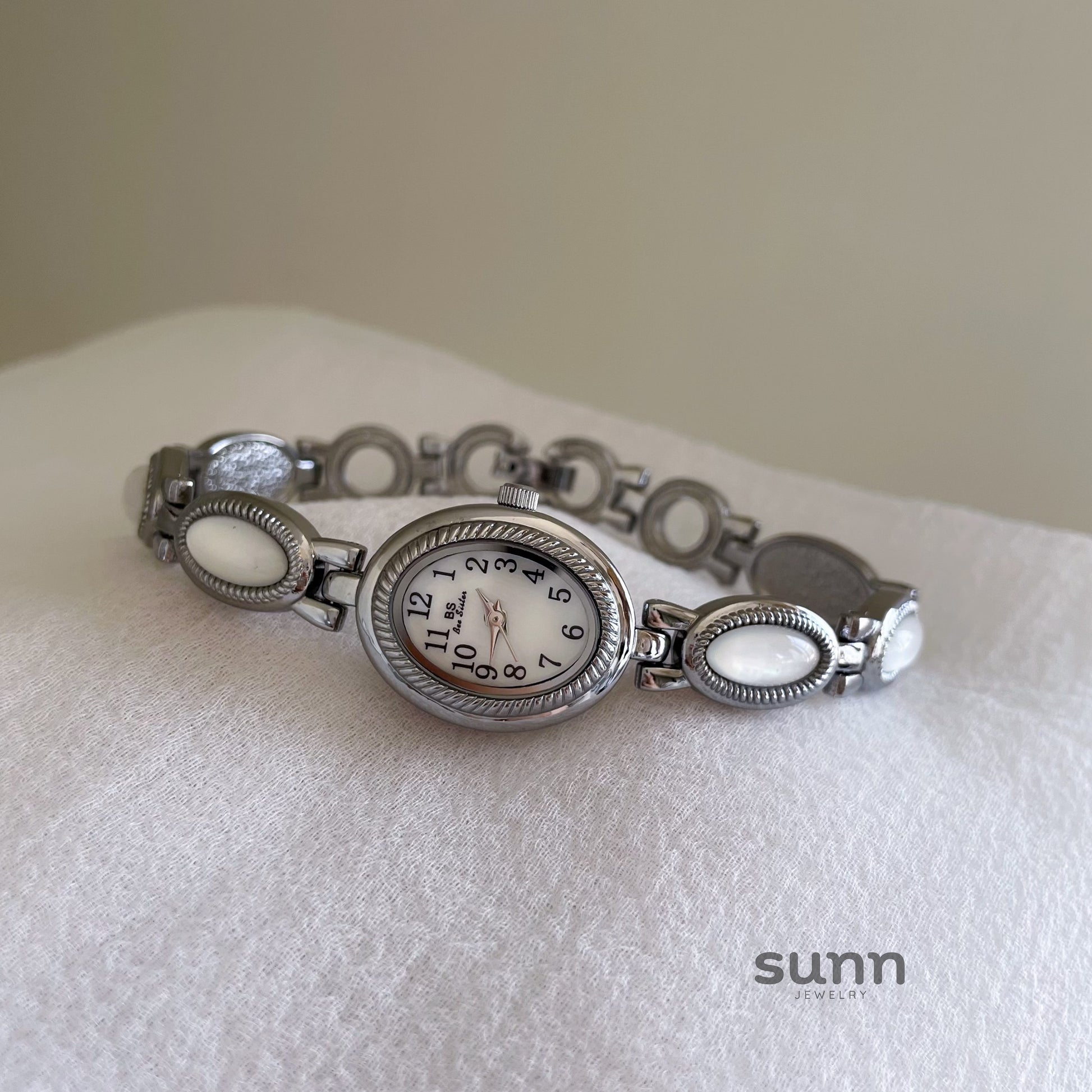 Kristianna Oval Pearl Watch [SHNPG34G]
