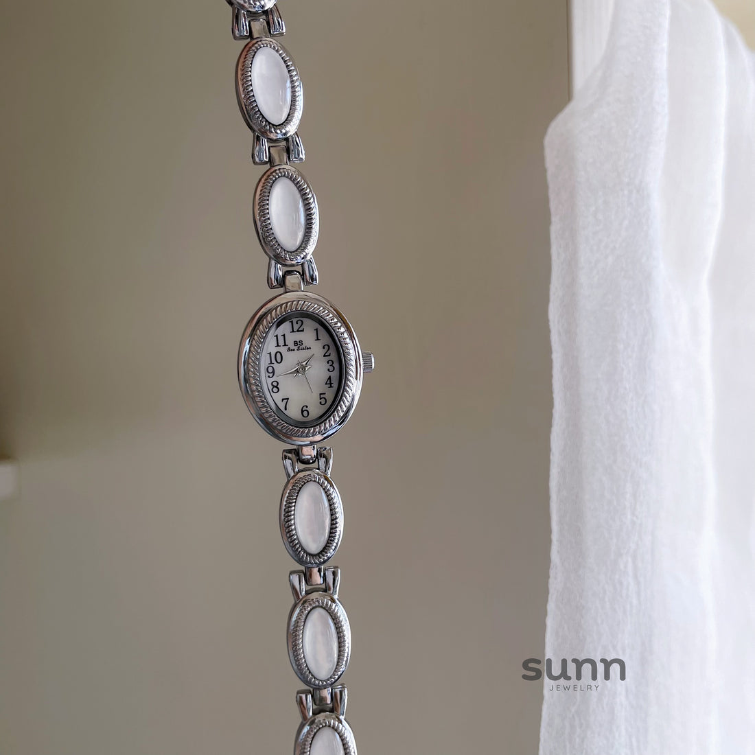 Kristianna Oval Pearl Watch [5R6AIWTE]