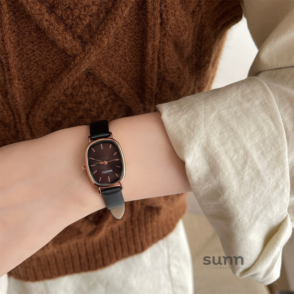 Kristin Petite Oval Watch [CJH4DTQA]