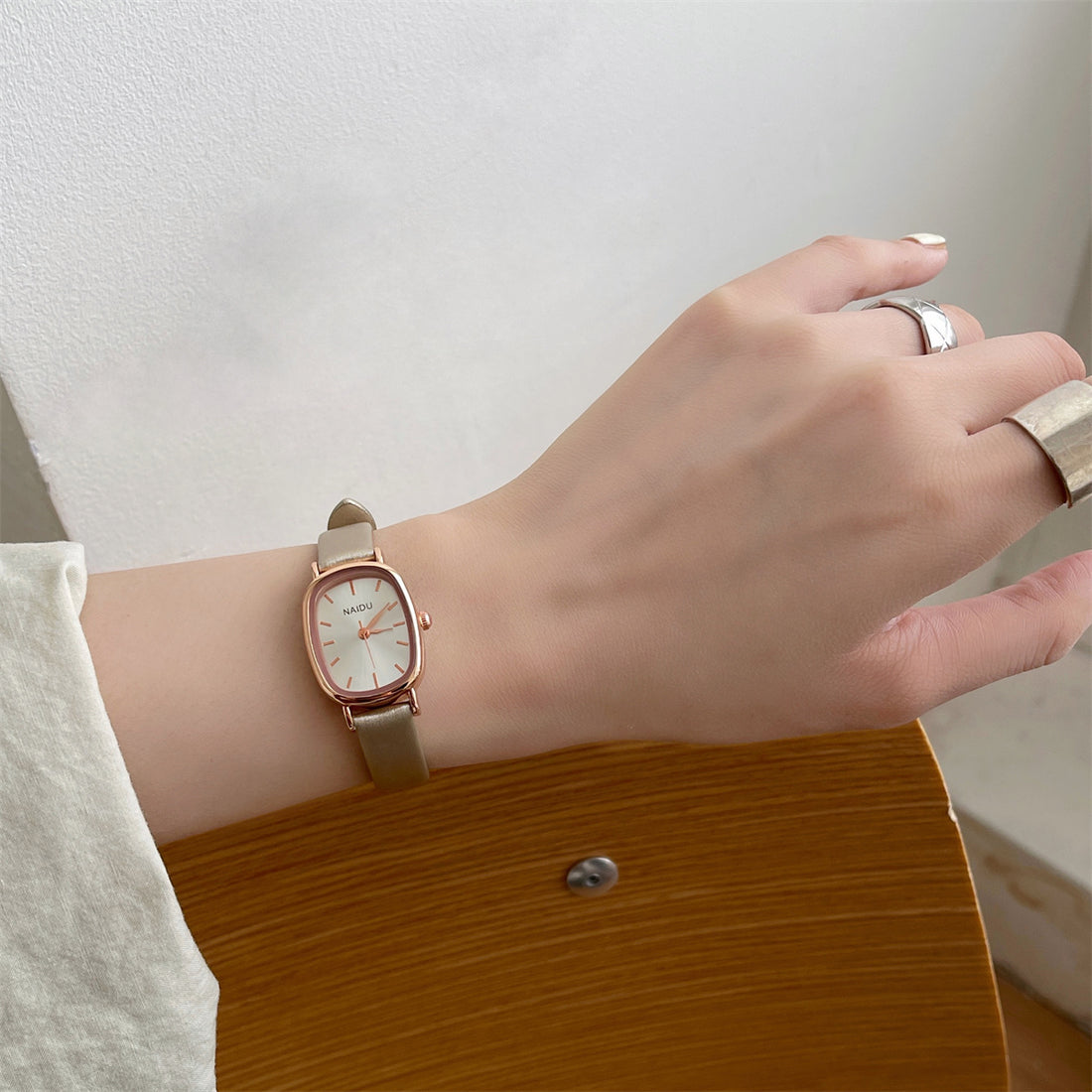Kristin Petite Oval Watch [R96IXPK1]