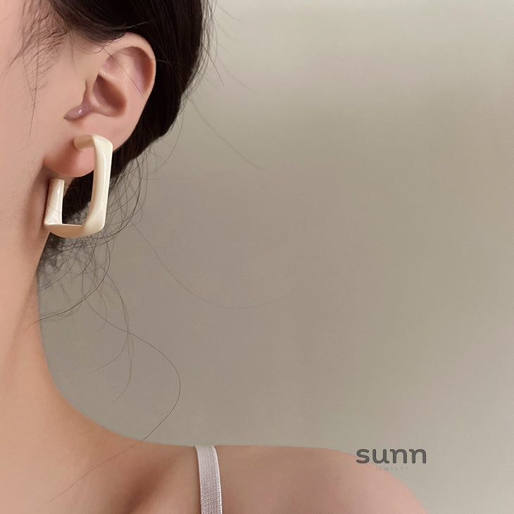 Kristy Sculptural Cream Earrings [FQPLYCW1]