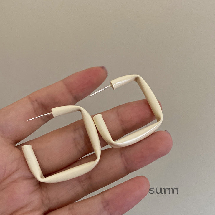 Kristy Sculptural Cream Earrings [2T5ZNEPP]