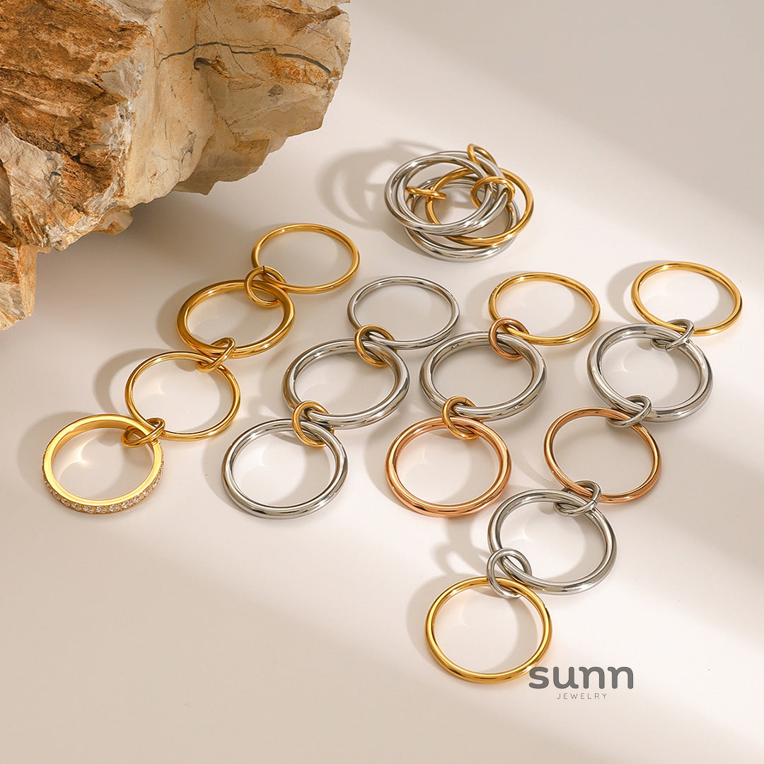 Kween Stacked Band Ring [EC5GF6UR]