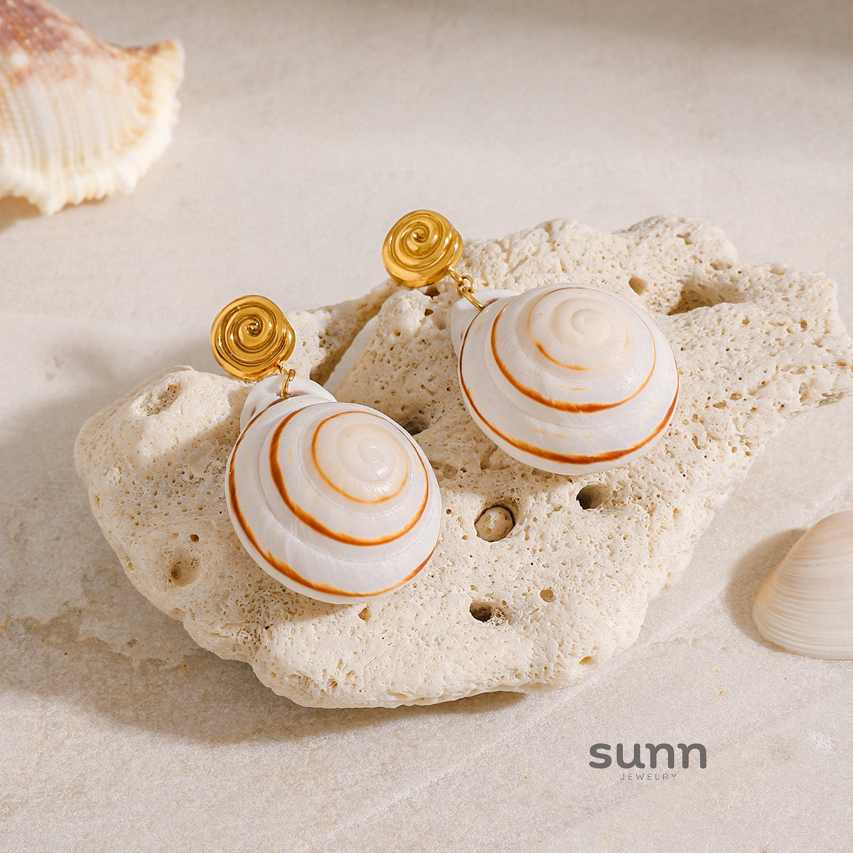 Kyla Conch Stud Earrings [CDOBZ0NT]