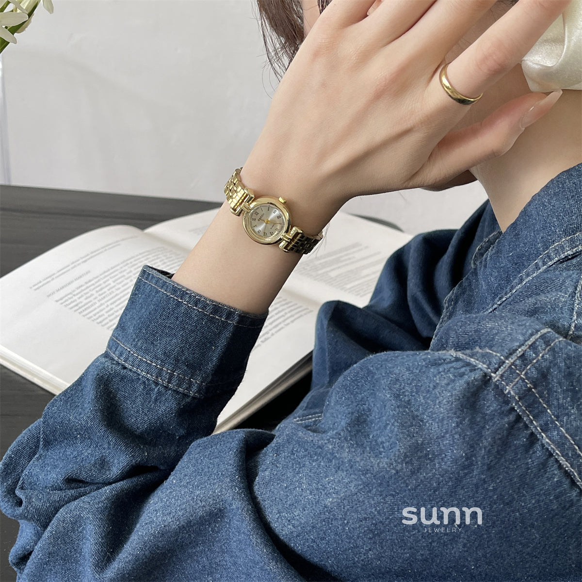 Kyla Vintage Charm Watch [TESQYOEE]