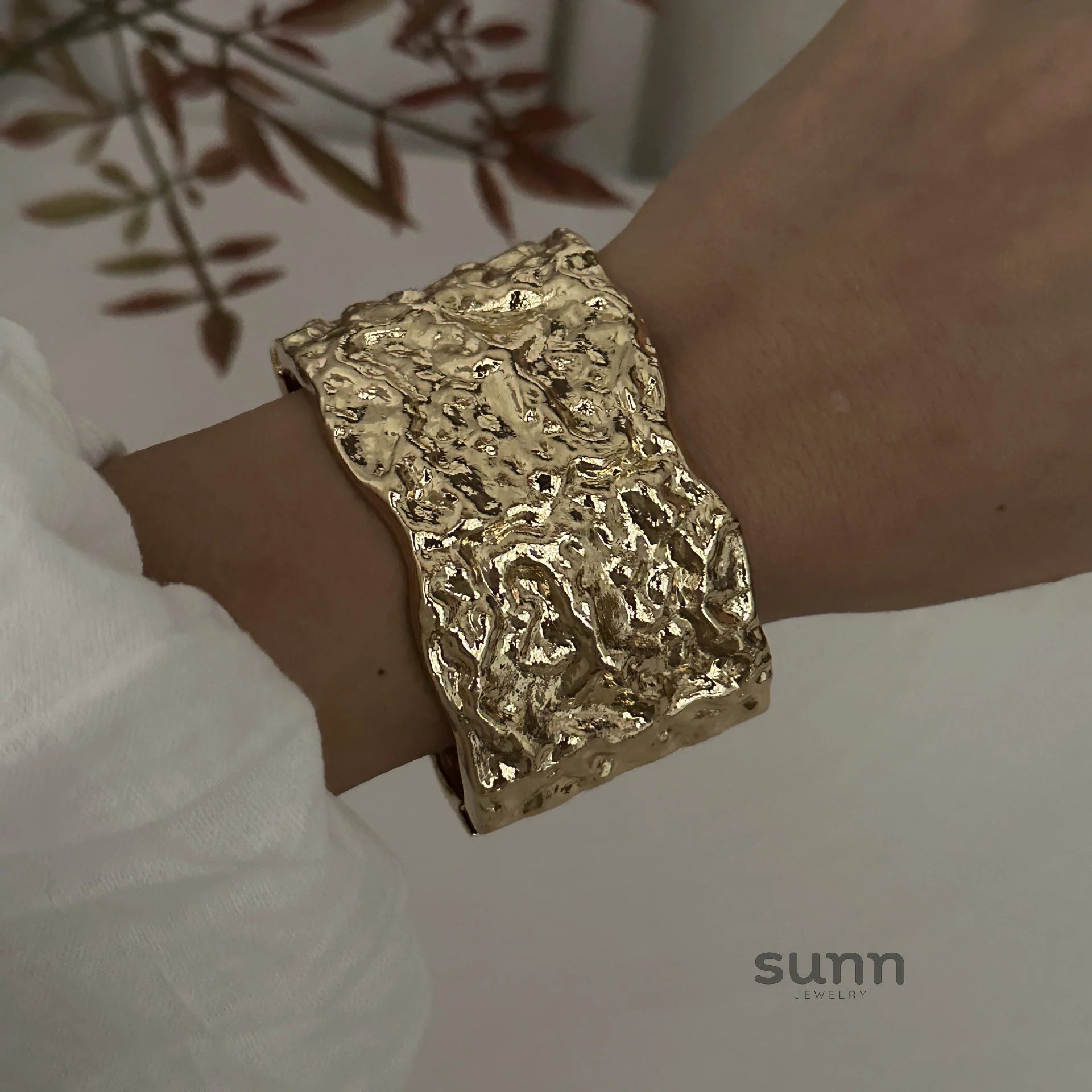 Kylan Sculptural Gold Cuff