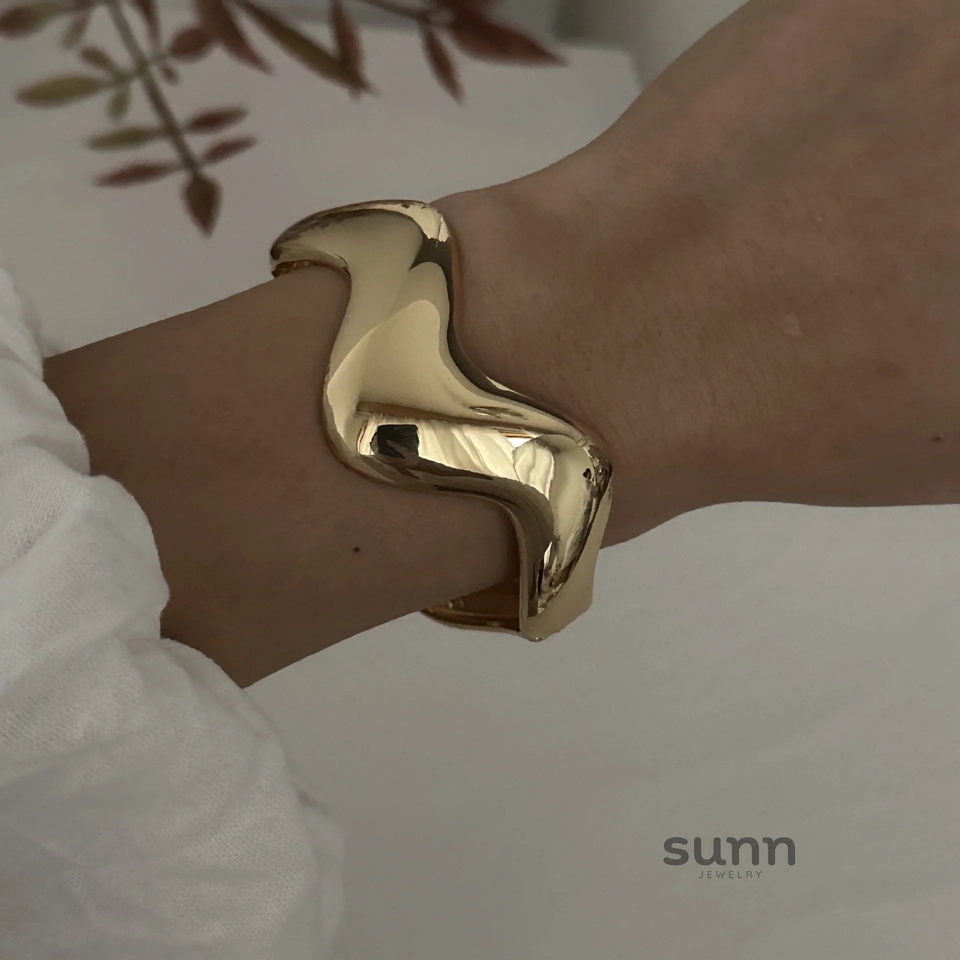 Kylan Sculptural Gold Cuff