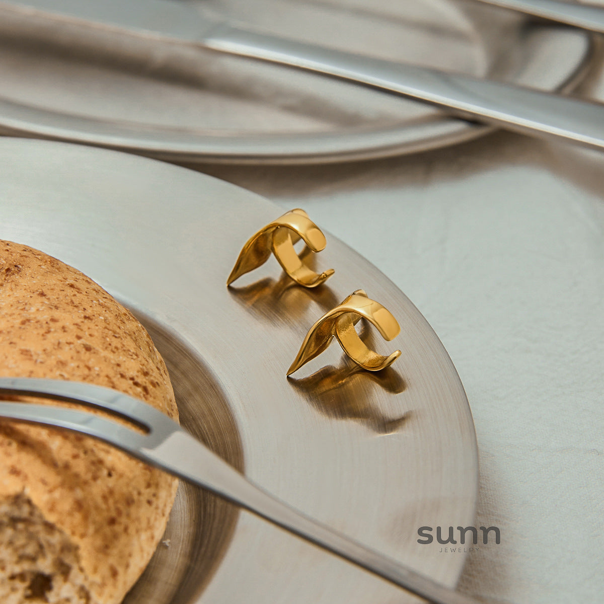 Kyler Fishtail Ear Clip [IDS5029F]