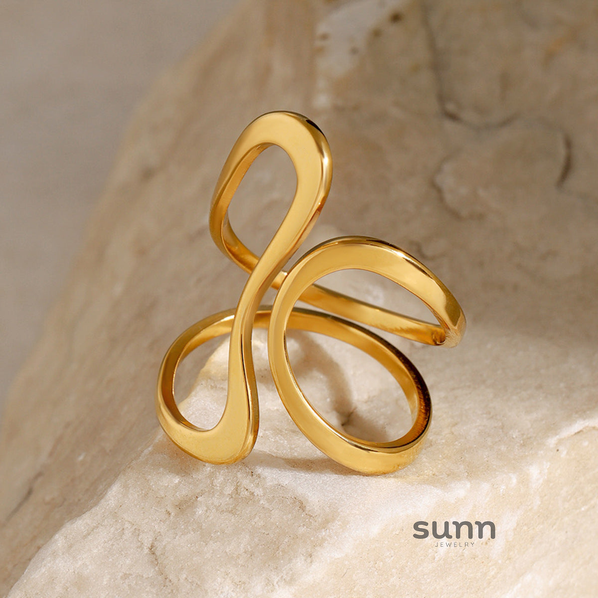 Kyliee Chunky Wave Ring [Z2QW44GS]