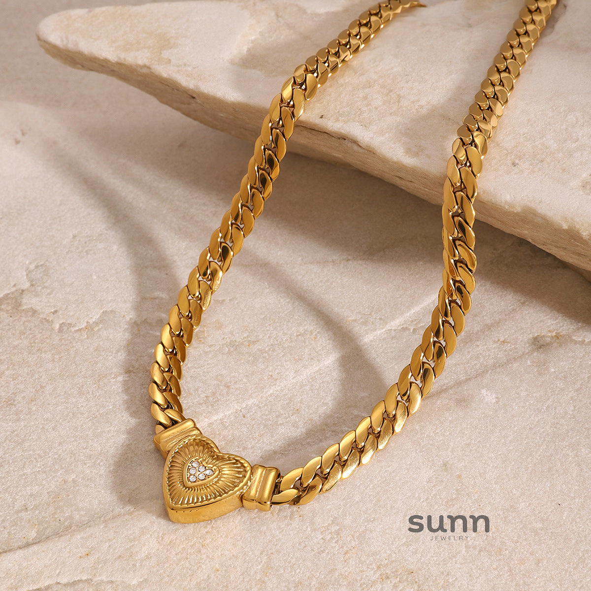 Kymani Sparkle Heart Necklace [ZH0ZX9KV]