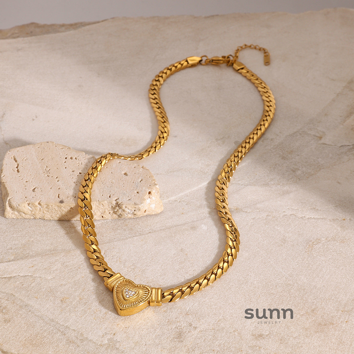 Kymani Sparkle Heart Necklace [AYQYC8AW]