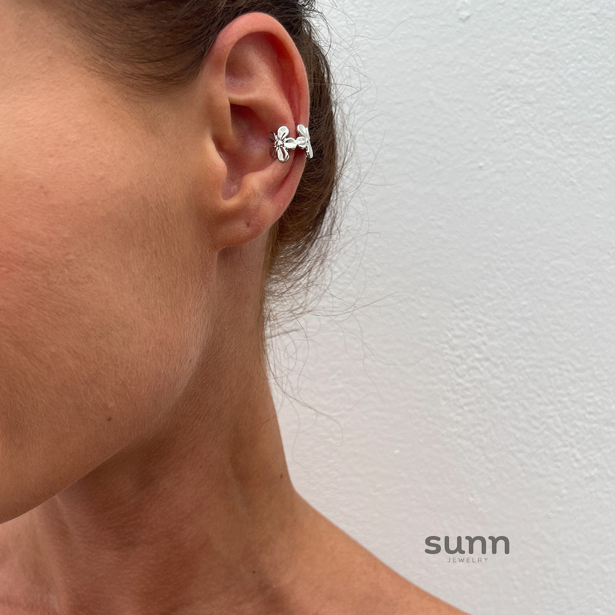 Kynlee Blossom Ear Cuff [SZWPVGSV]