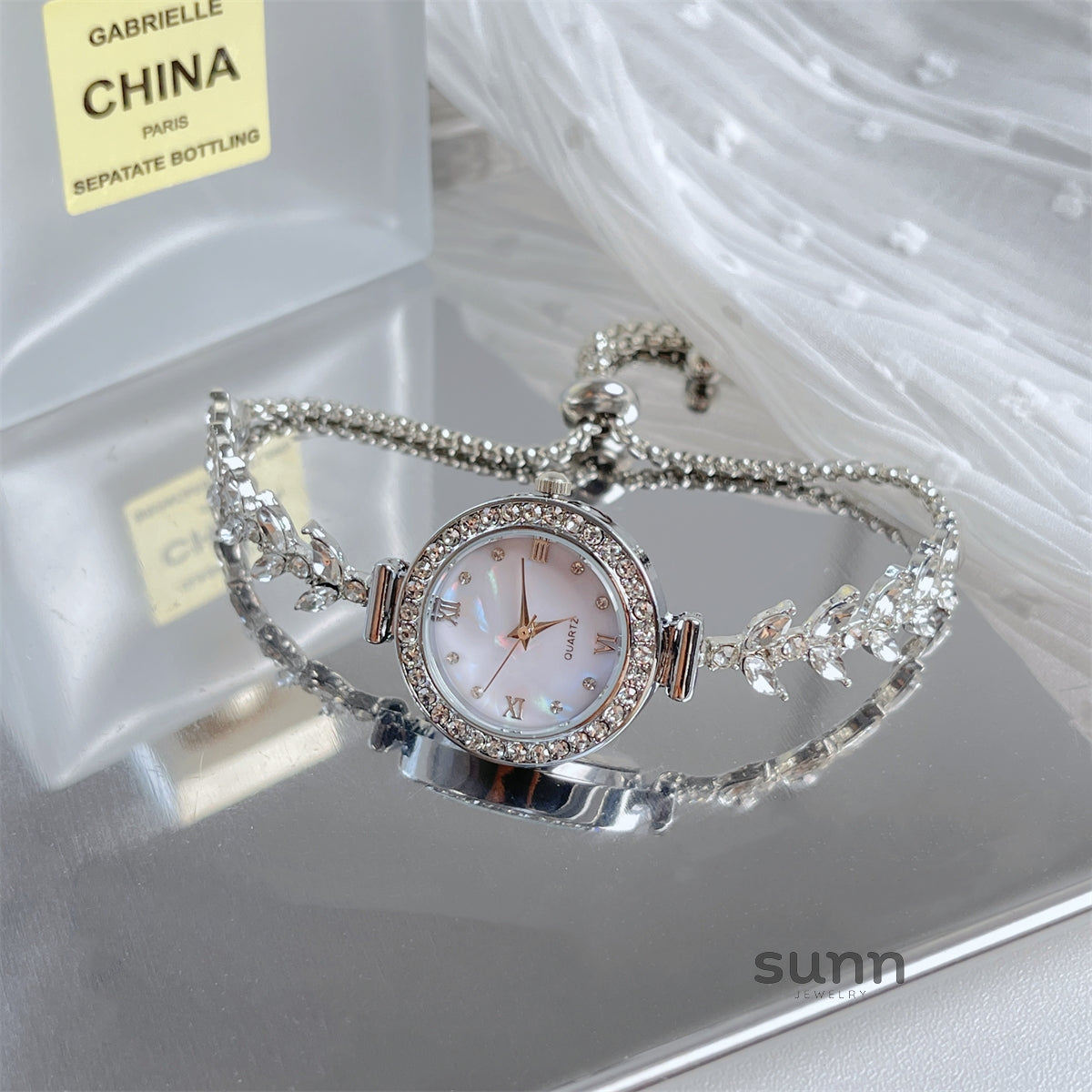 Kynnedi Exquisite Bracelet Watch [MUH6T18E]