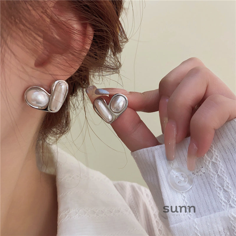 Kynslee Retro Pearl Heart Earrings [6AGKL2W0]