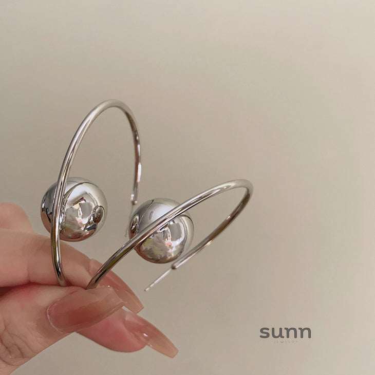 Kynsleigh Metal Ball Drop Earrings [F86JJ5MW]
