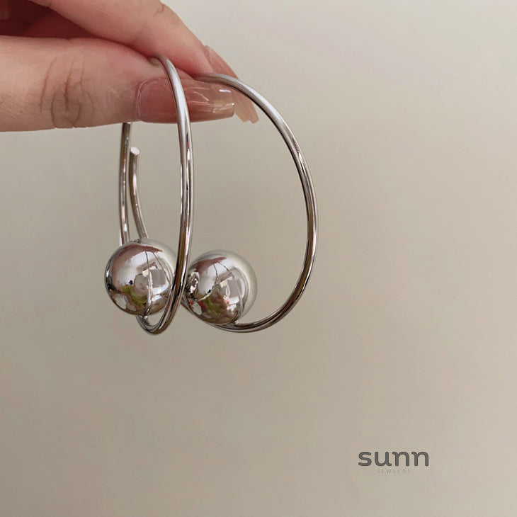 Kynsleigh Metal Ball Drop Earrings [W7BC4LNR]