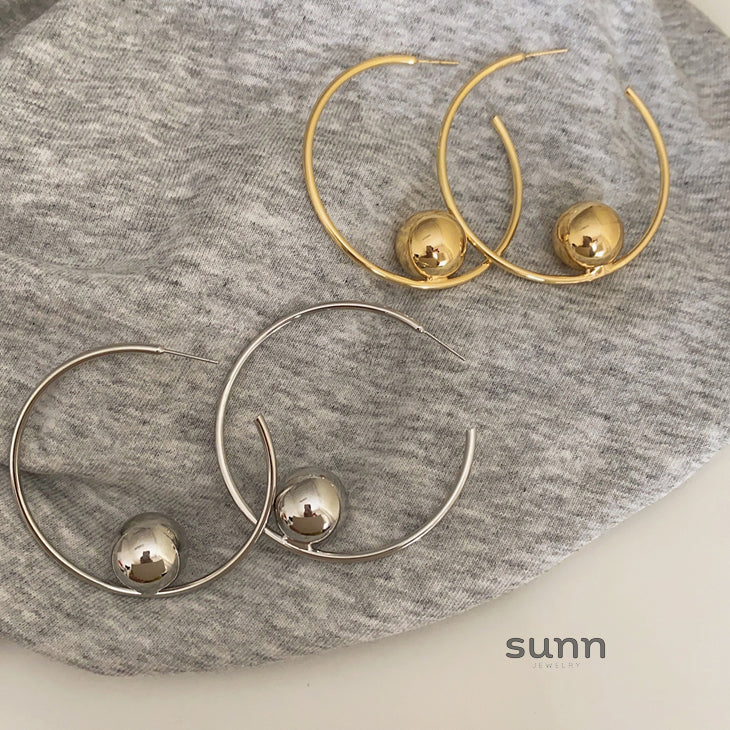 Kynsleigh Metal Ball Drop Earrings [6PDSIH2T]