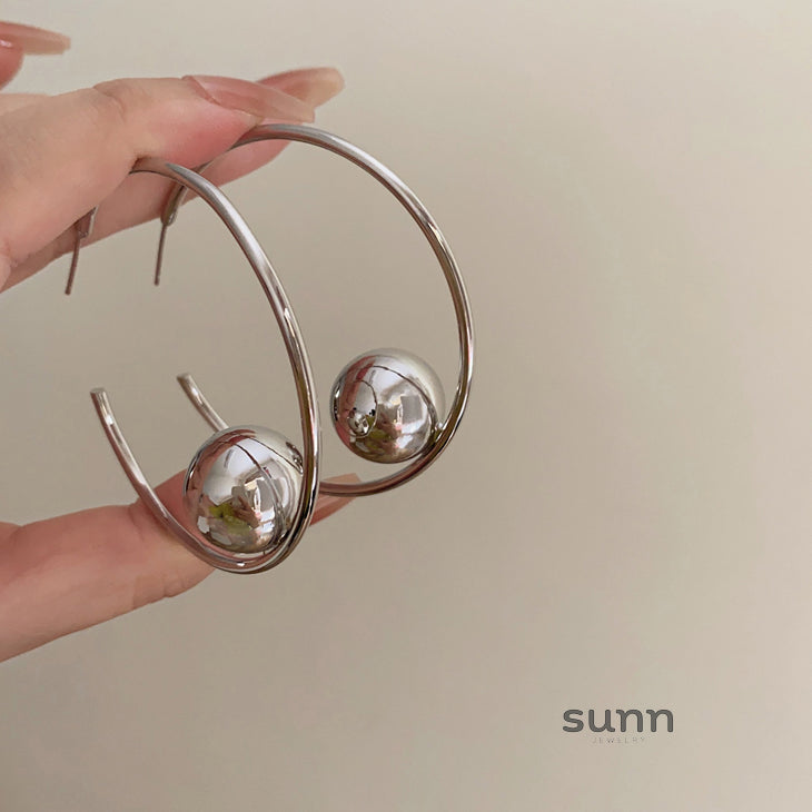 Kynsleigh Metal Ball Drop Earrings [JXNQRSY0]