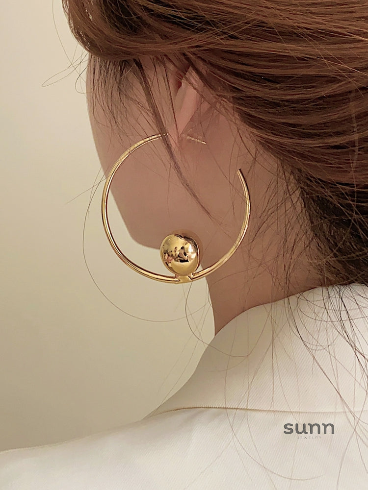 Kynsleigh Metal Ball Drop Earrings [RGG8N6XD]