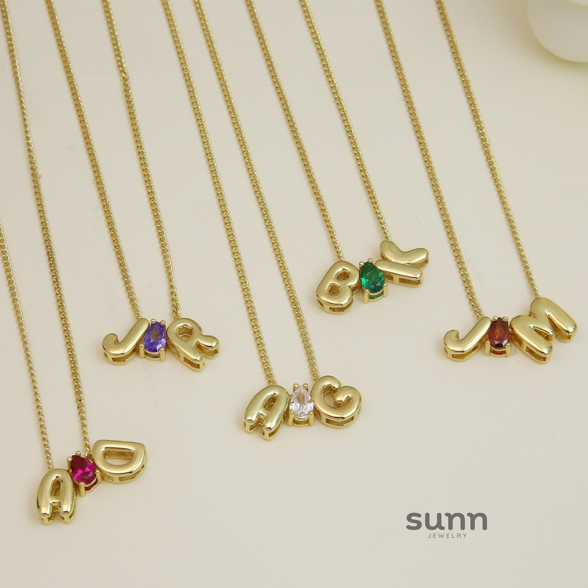 Kynsley Gold Charm Necklace [VA22SLX0]