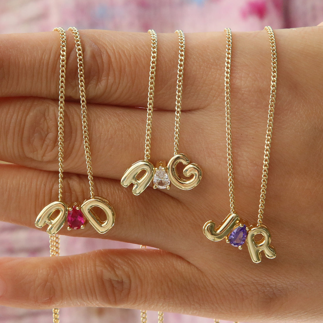 Kynsley Gold Charm Necklace [LQTUISB0]