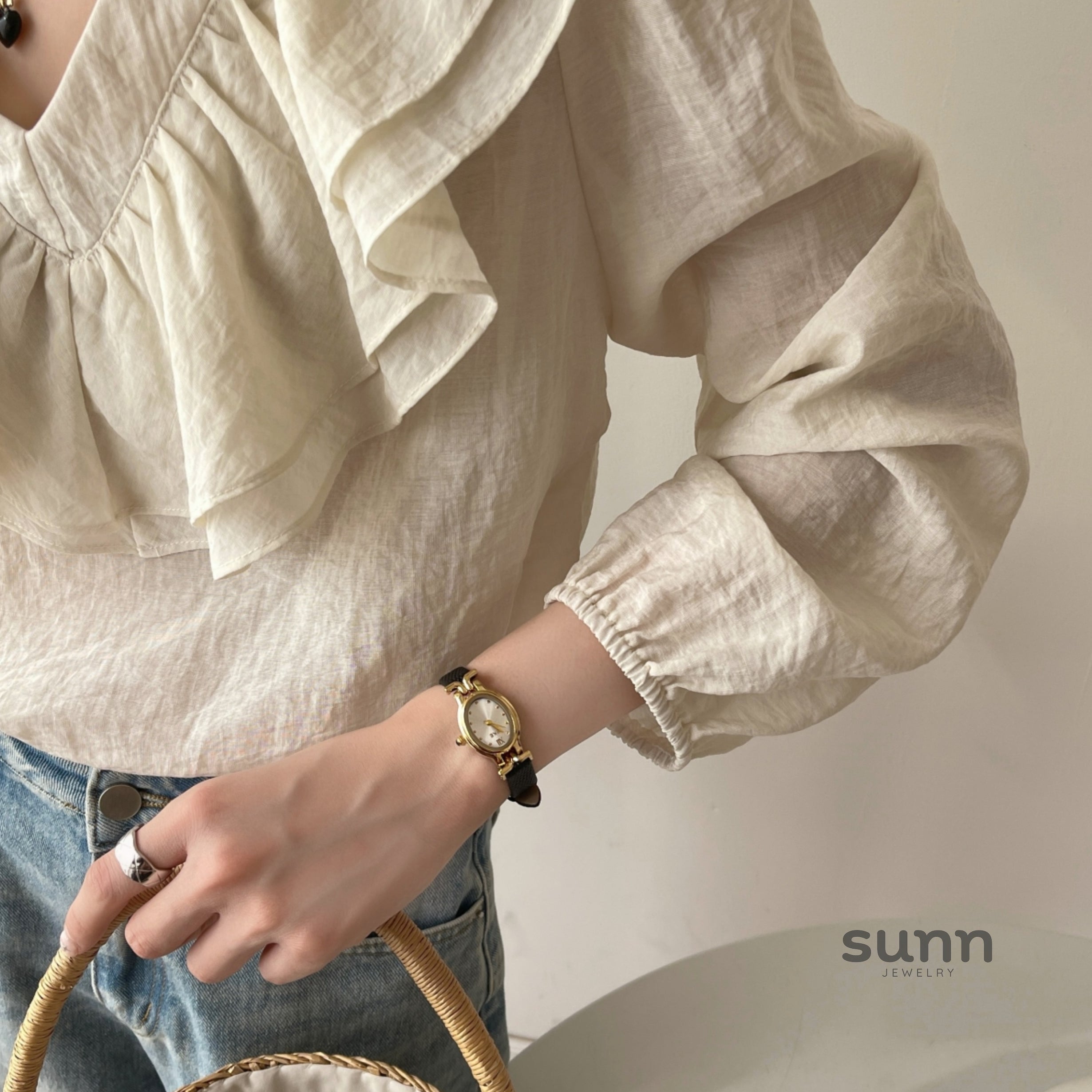 Kynslie Vintage Oval Watch [812S49ZW]