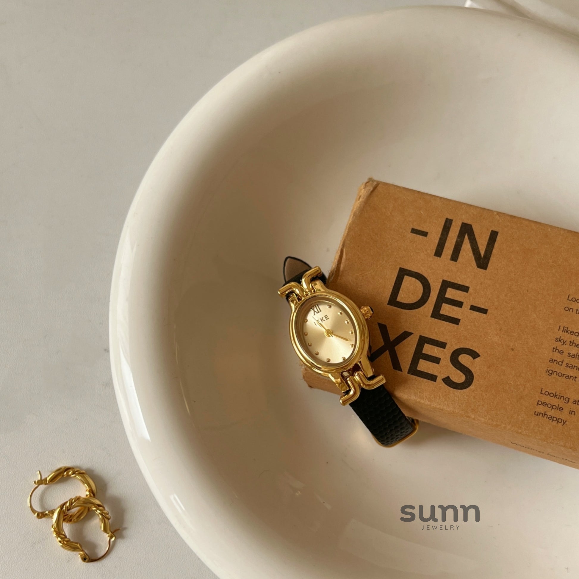 Kynslie Vintage Oval Watch [6QKZEY80]