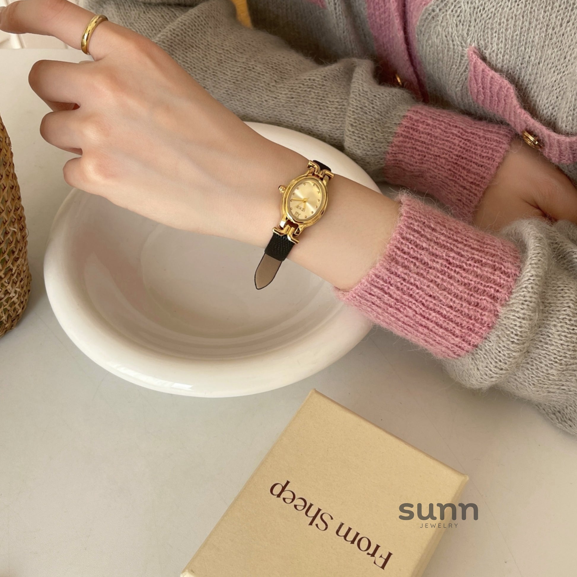 Kynslie Vintage Oval Watch [L82ZODOD]