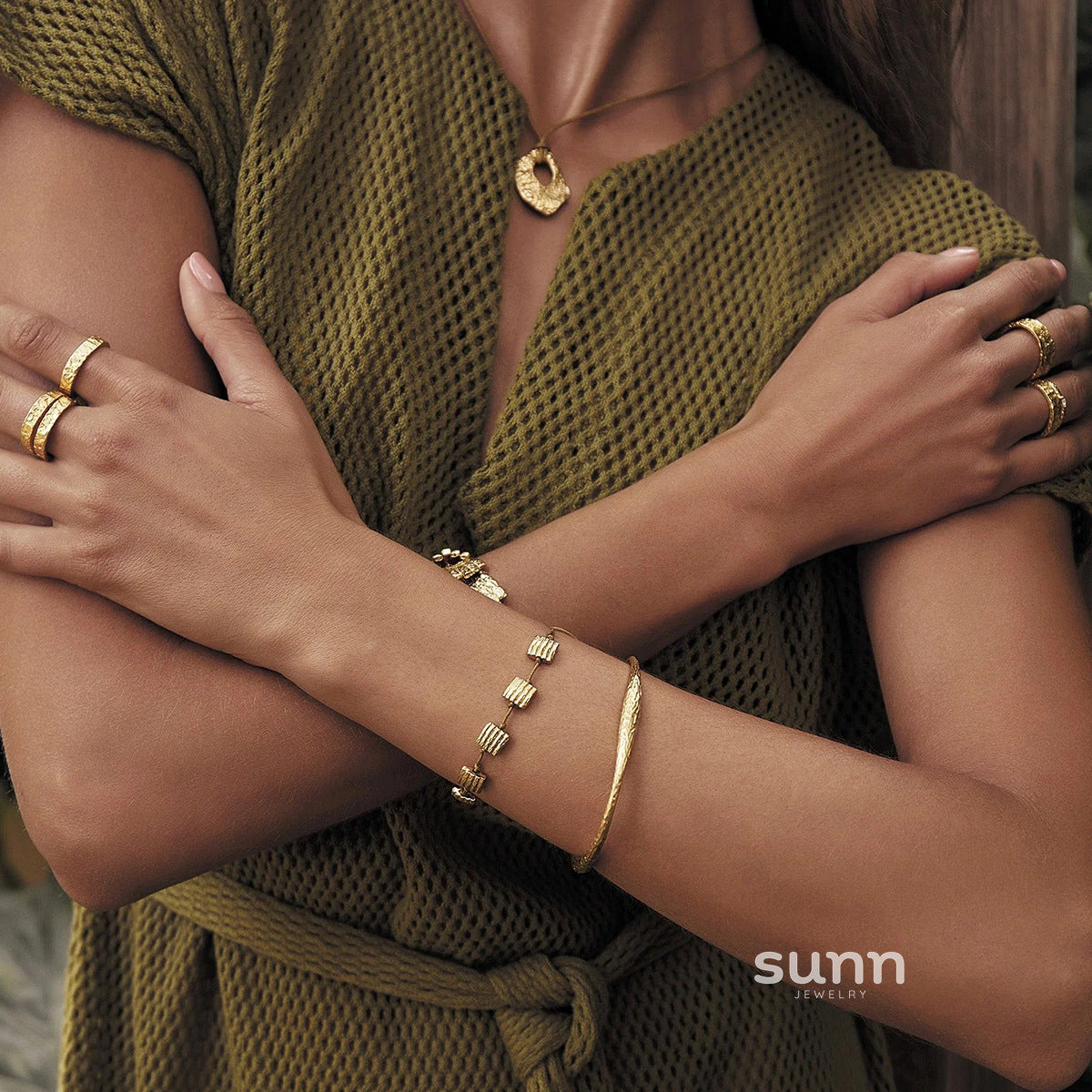 Kynzlee Textured Cuff Bracelet [EKX8CH5A]