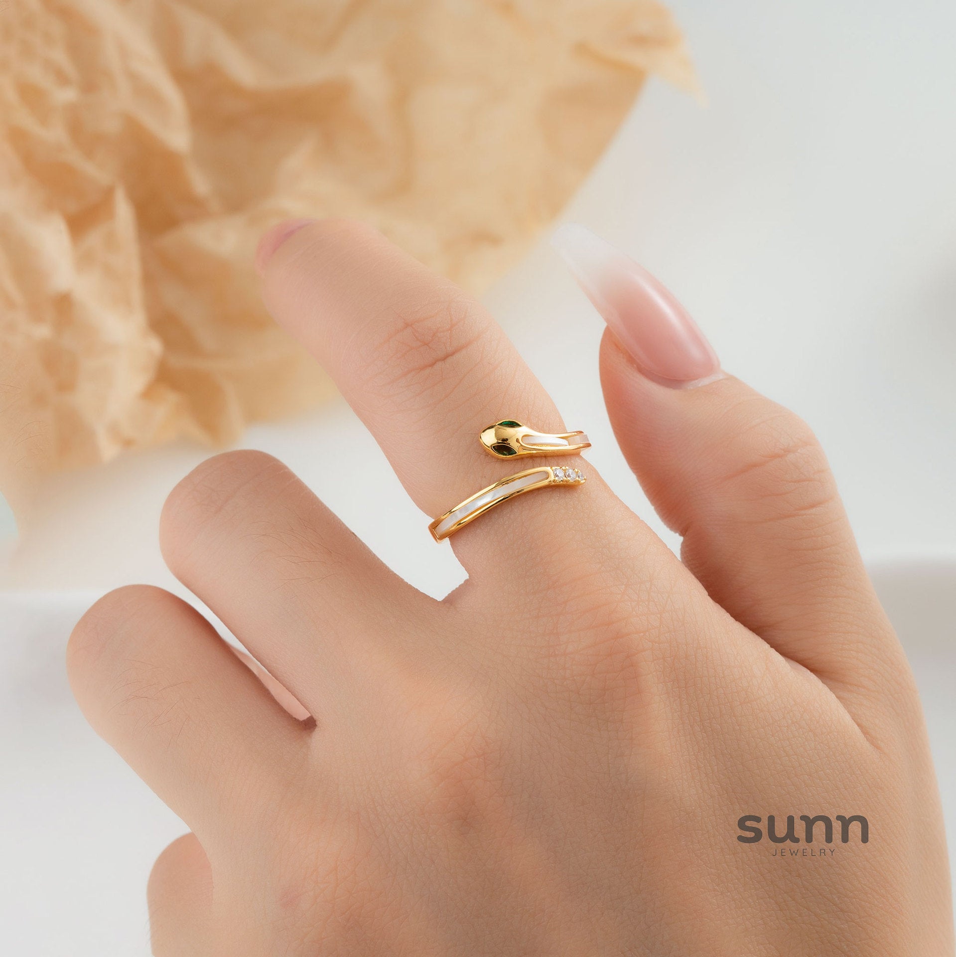 Lady Red Serpent Open Ring [RUM6PTO0]