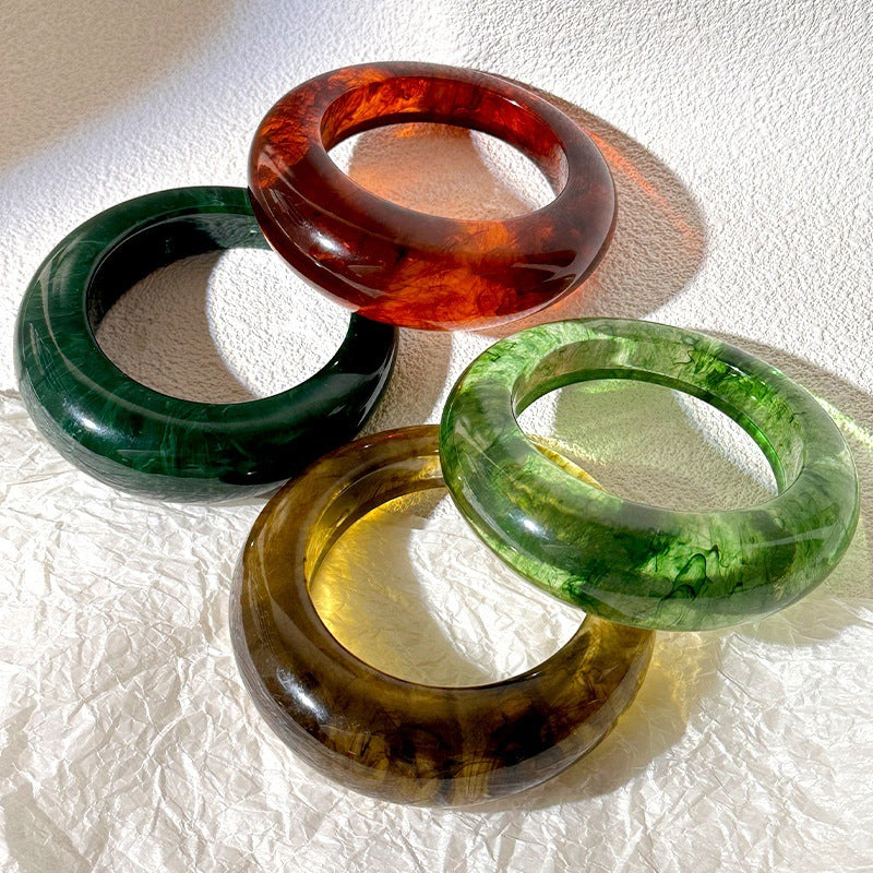 Laiba Sculptural Resin Bangle [DWQRTPHL]