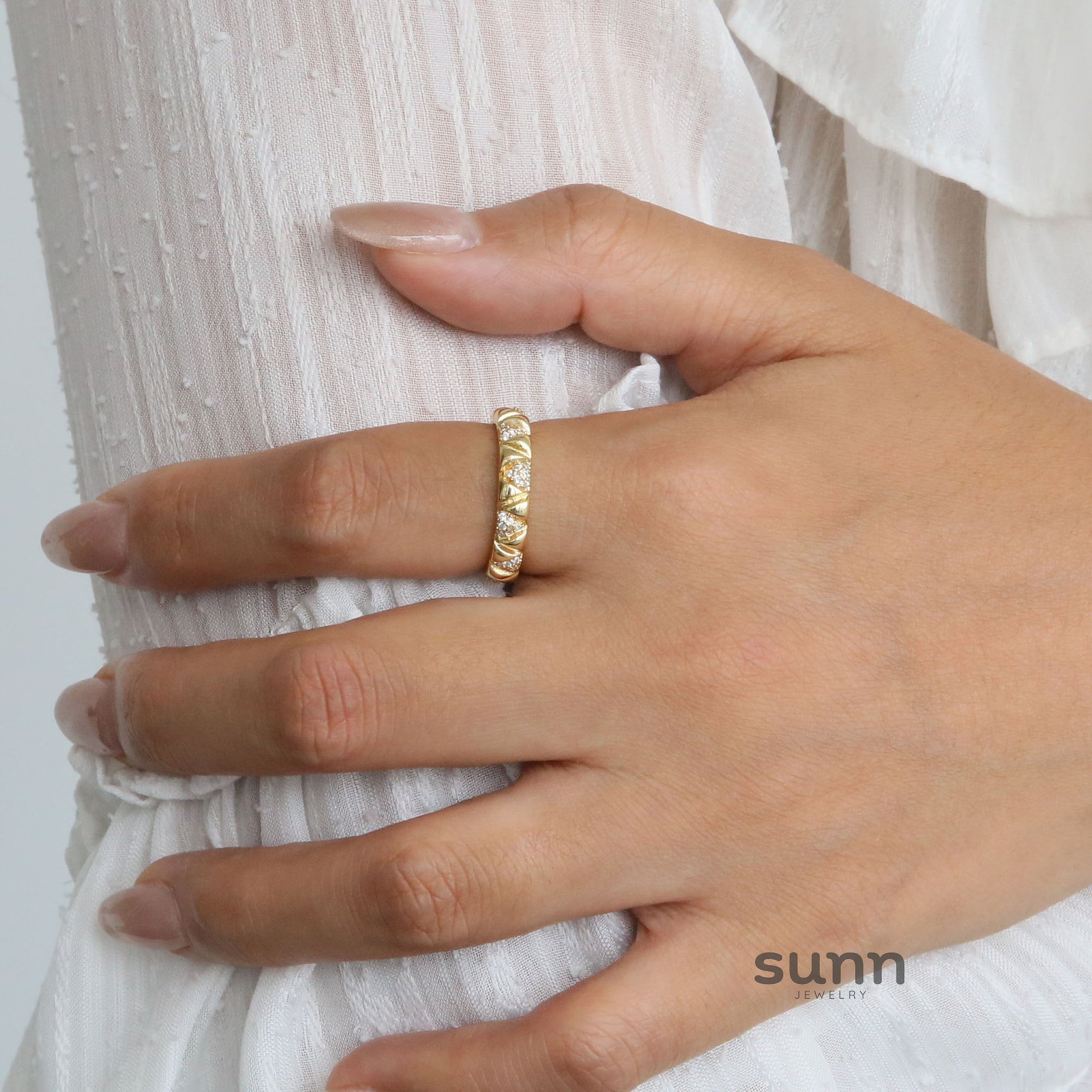 Laikyn Geometric Triangle Ring [6DP8ZQRB]
