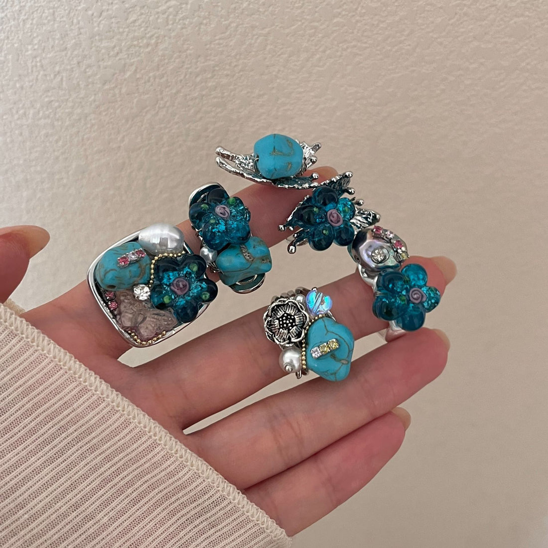 Lailah Open Butterfly Ring [8UNM527T]