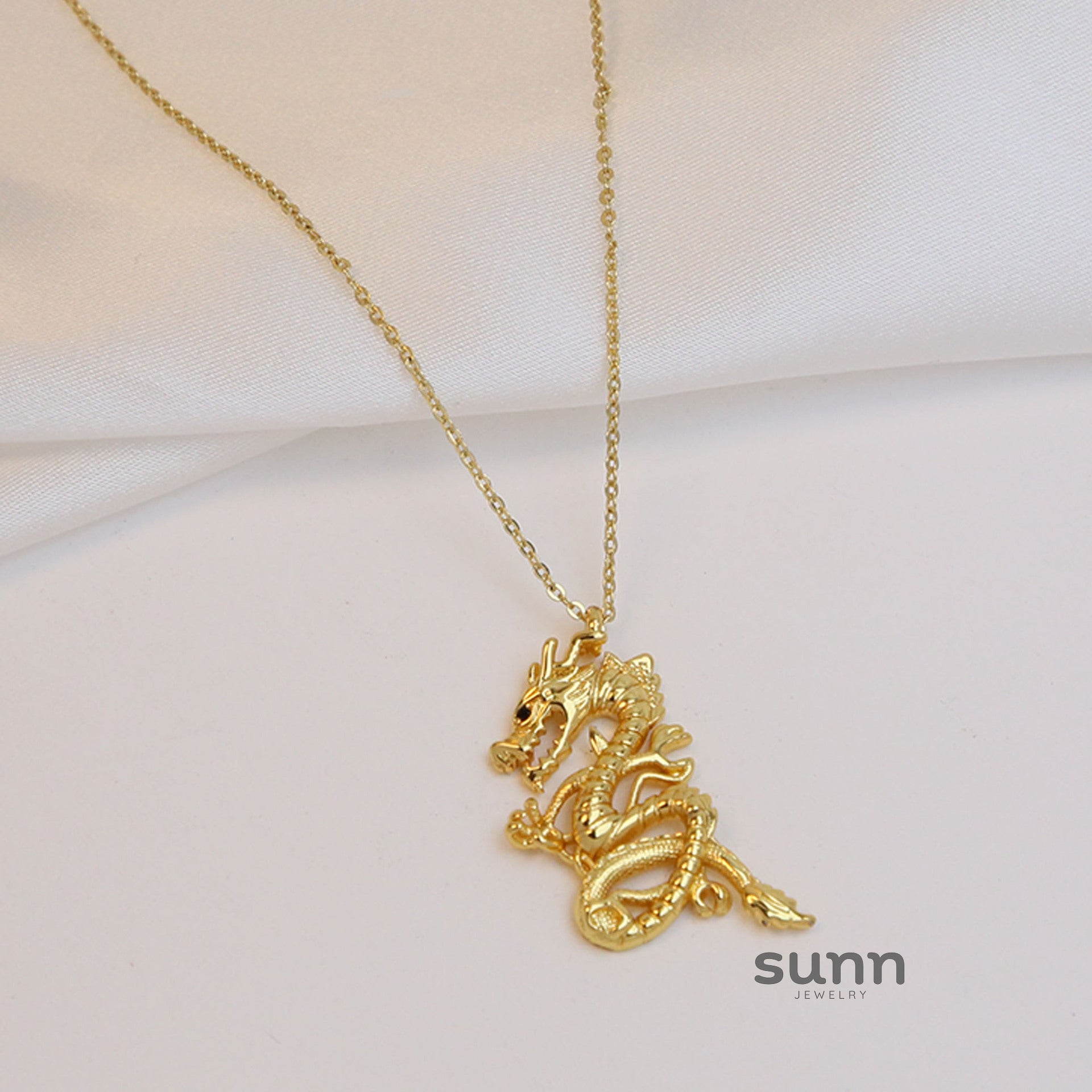 Lainey Dragon Zodiac Necklace [MQNM0FIW]
