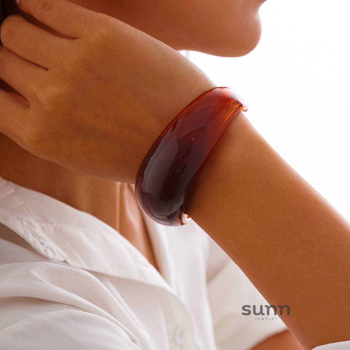 Lainie Curved Resin Bangle [91CKNPLZ]