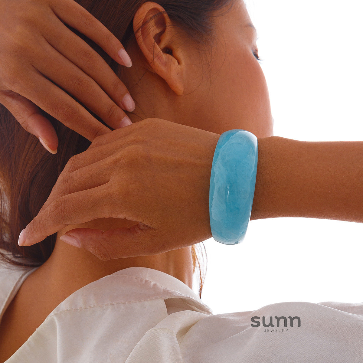 Lainie Curved Resin Bangle [Q2CU7QUV]