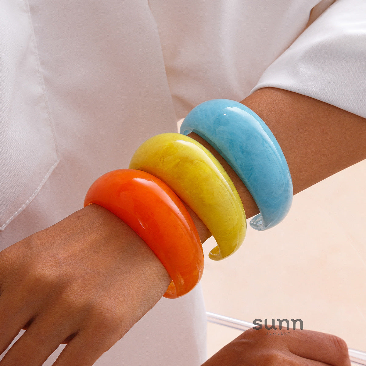 Lainie Curved Resin Bangle [RJPFZQ3E]