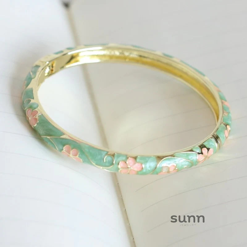 Lakelynn Delicate Floral Bangle