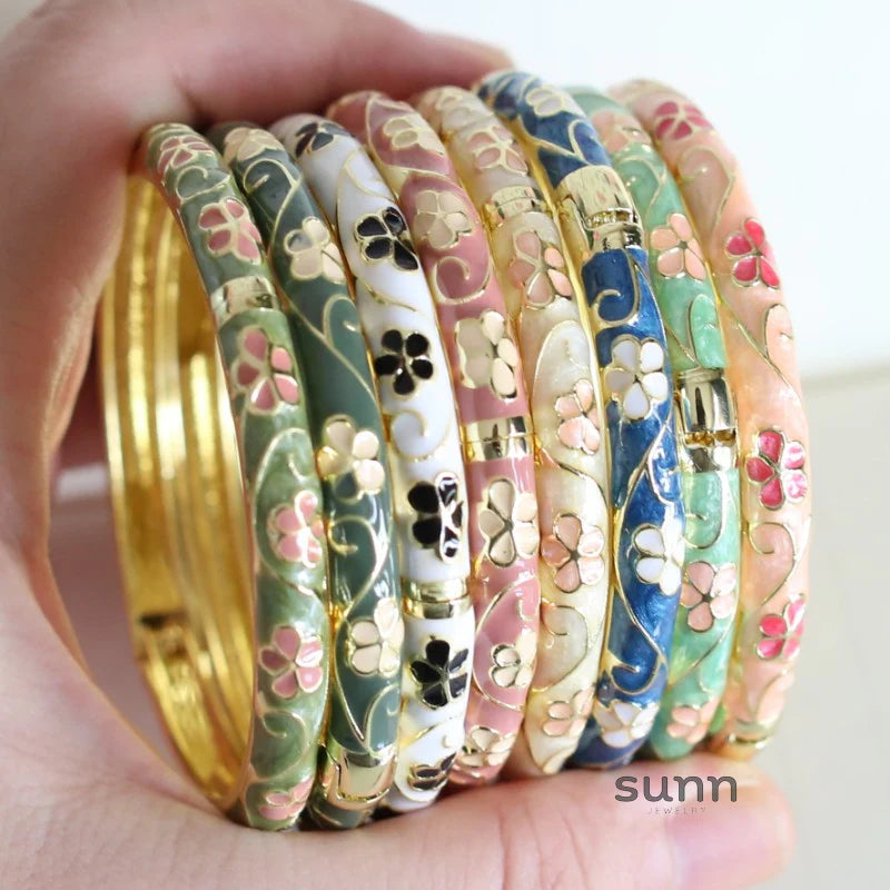 Lakelynn Delicate Floral Bangle