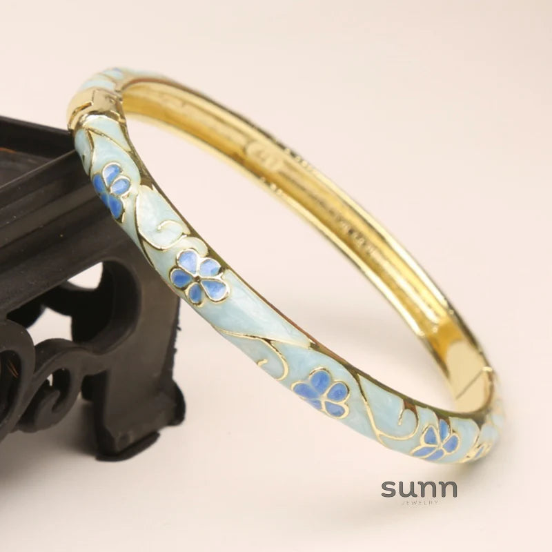 Lakelynn Delicate Floral Bangle