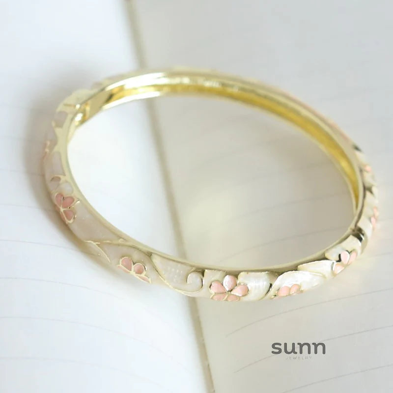 Lakelynn Delicate Floral Bangle