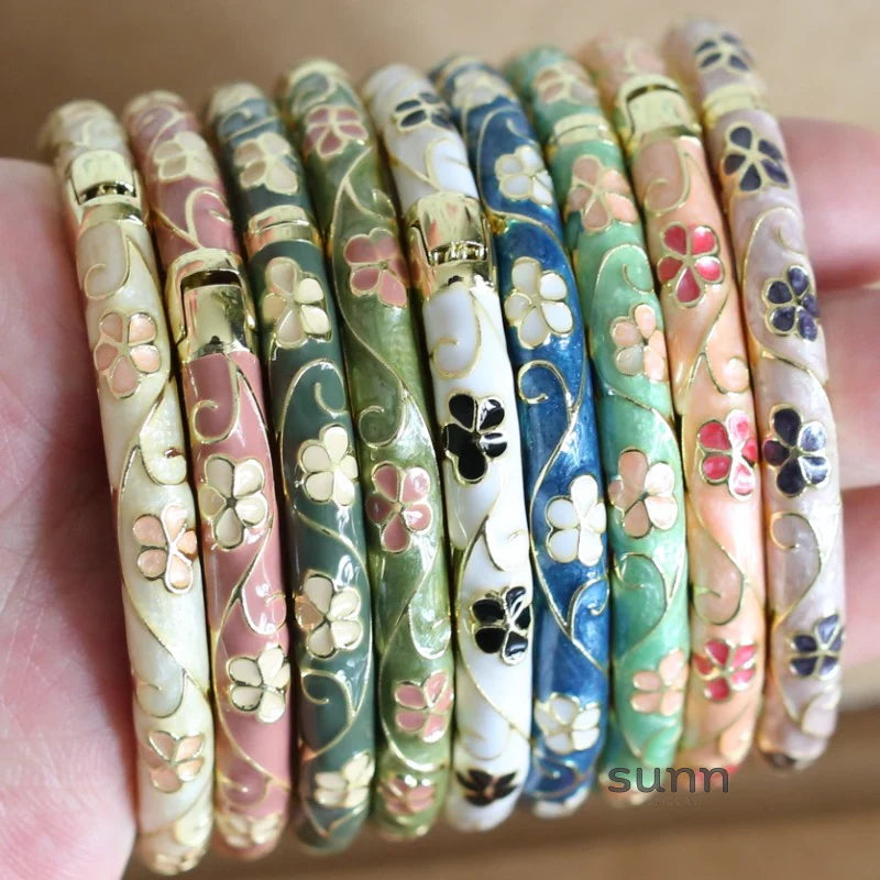 Lakelynn Delicate Floral Bangle