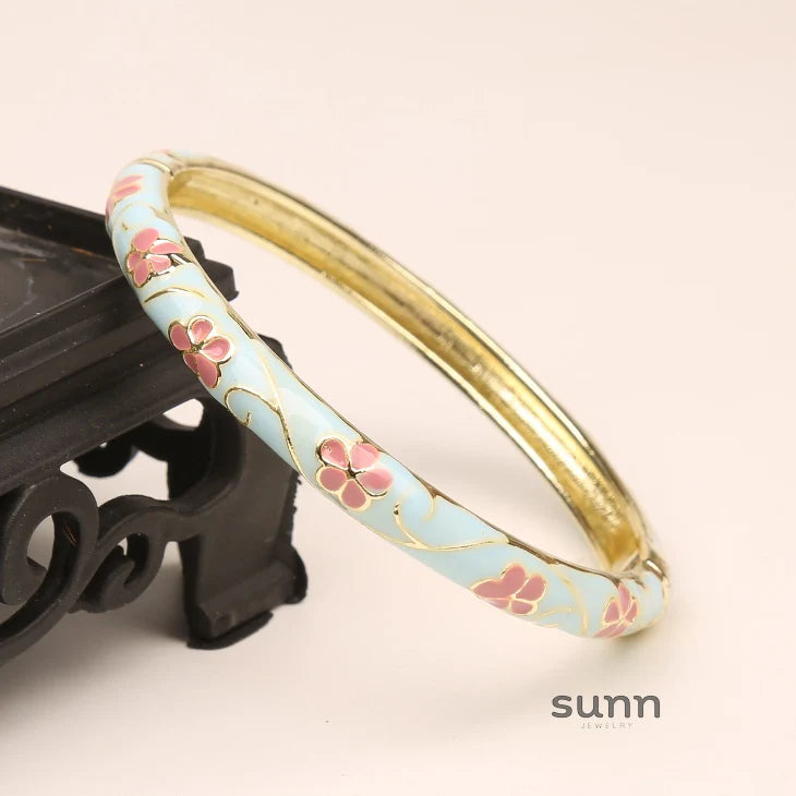 Lakelynn Delicate Floral Bangle