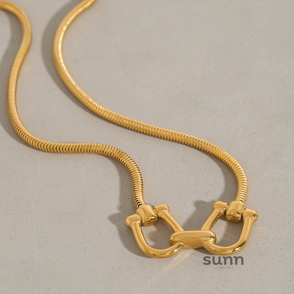 Lakin Dainty Cross Necklace [ZTRXSI95]
